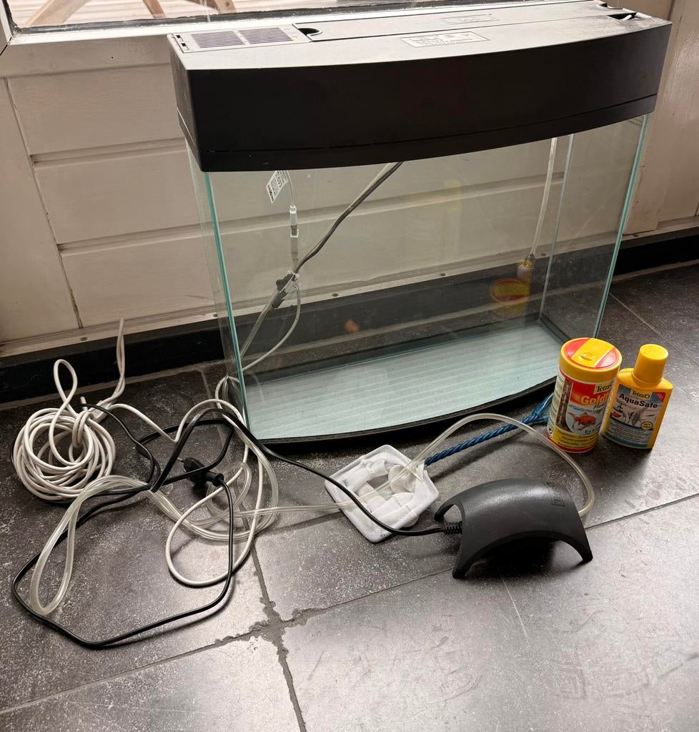Aquarium met pompje en toebehoren., Ophalen, Overige merken, Leeg aquarium, Gebruikt