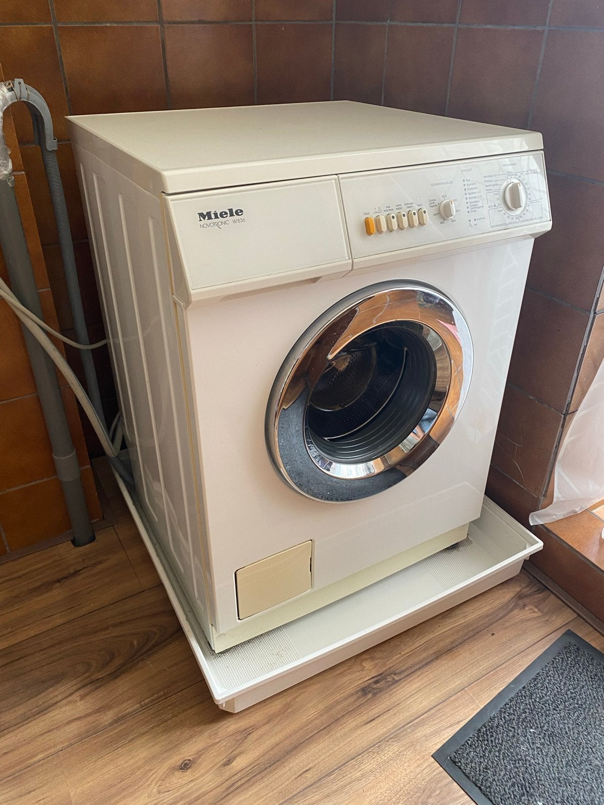 Miele Novotronic W836 wasmachine - Gebruikt, prima staat, Ophalen, Gebruikt, Voorlader, Wolwasprogramma