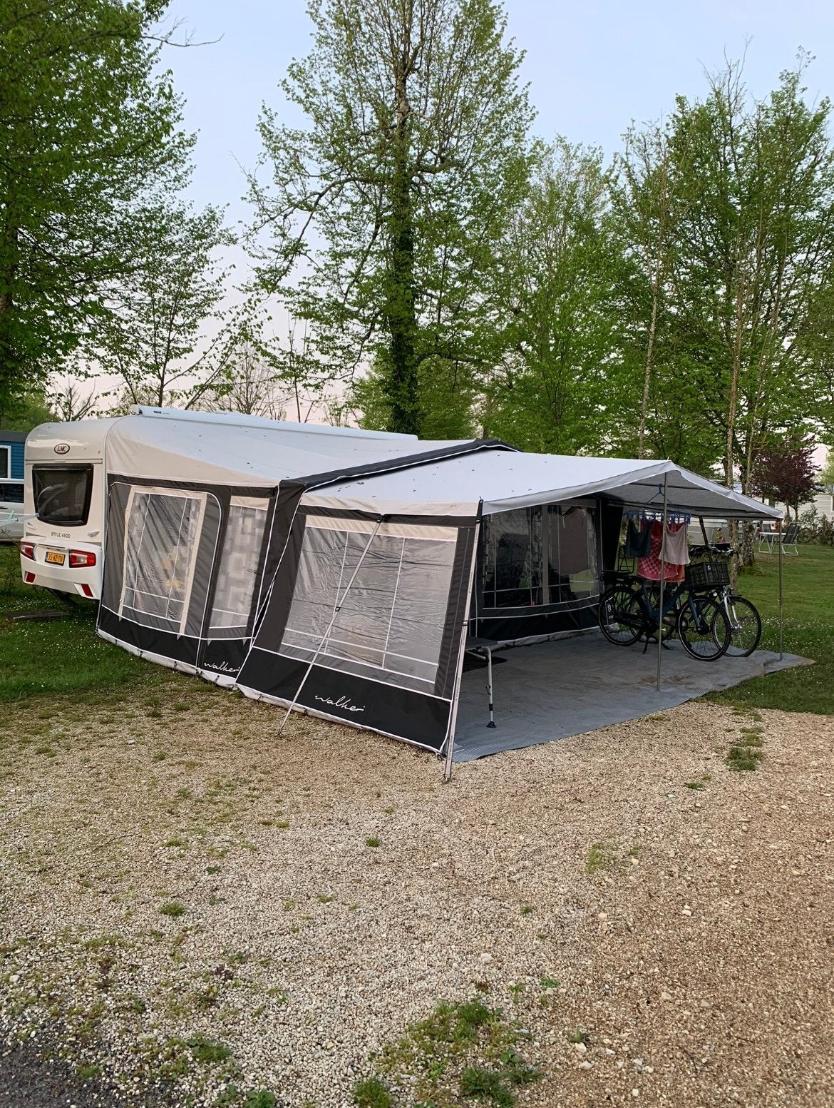 Walker Atrium 300 (1005/1015) met Walker luifel, Ophalen, Zo goed als nieuw, Tot en met 4