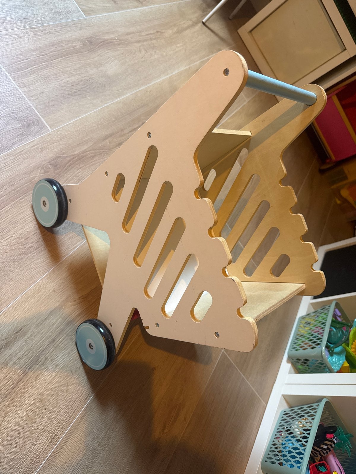 Houten loopwagen / winkelwagentje voor kinderen, Ophalen of Verzenden, Gebruikt, Rij- of Hobbelspeelgoed