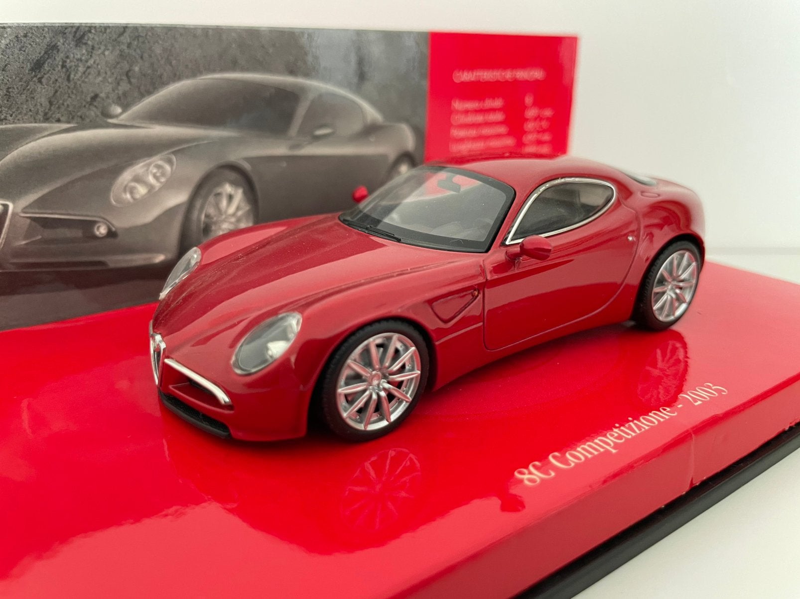 Minichamps Alfa Romeo 8C Competizione, Ophalen of Verzenden, Zo goed als nieuw, Auto, MiniChamps