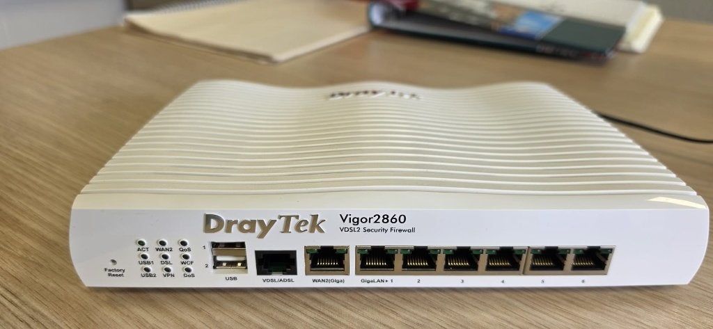 Draytek Vigor 2860 firewall, Ophalen of Verzenden, Gebruikt, Router met modem, DrayTek Vigor