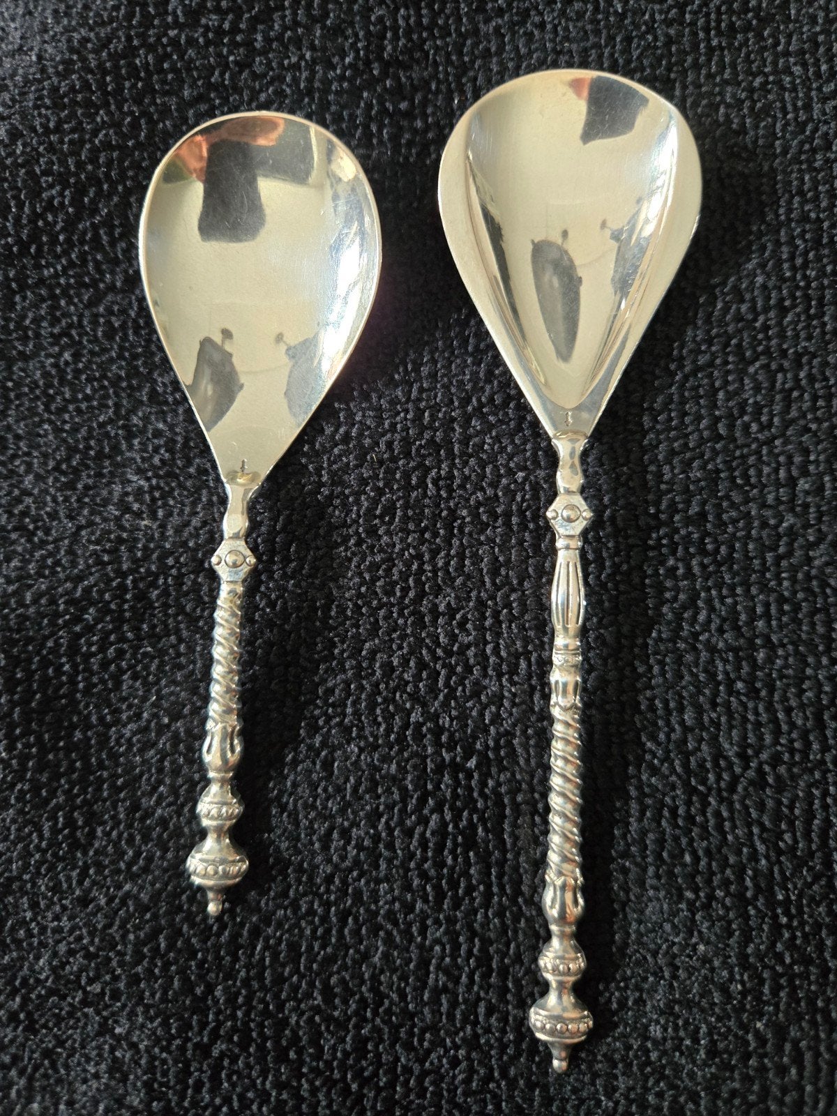 2 zilveren suikerschepjes, 26 gram 2e gehalte zilver, Ophalen of Verzenden