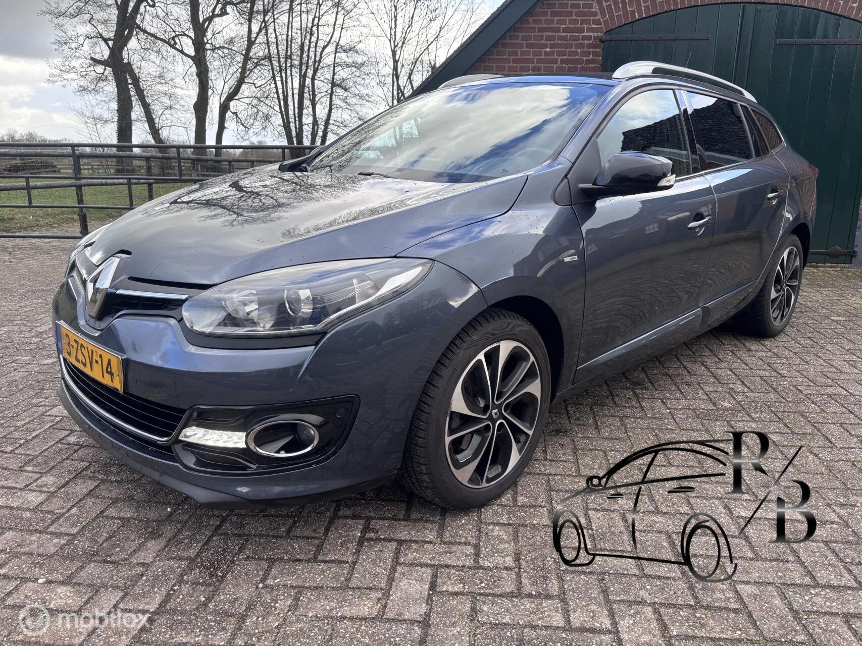 Renault Megane Estate 1.2 TCe Bose AUTOMAAT DEALER AUTO NAP, Auto's, Euro 5, Gebruikt, 4 cilinders, Parkeersensor