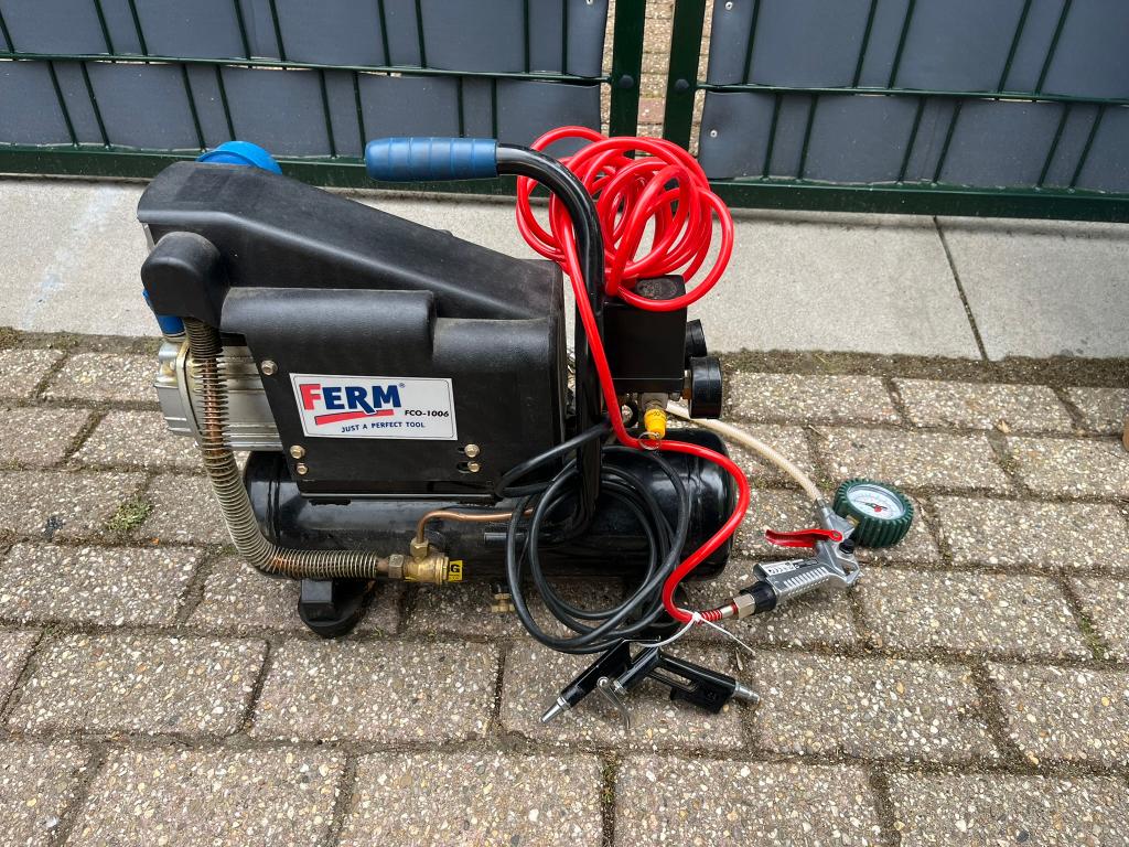 Compressor Ferm FCO-1006 met accessoires, Ophalen of Verzenden, Zo goed als nieuw, Minder dan 200 liter/min, Minder dan 6 bar