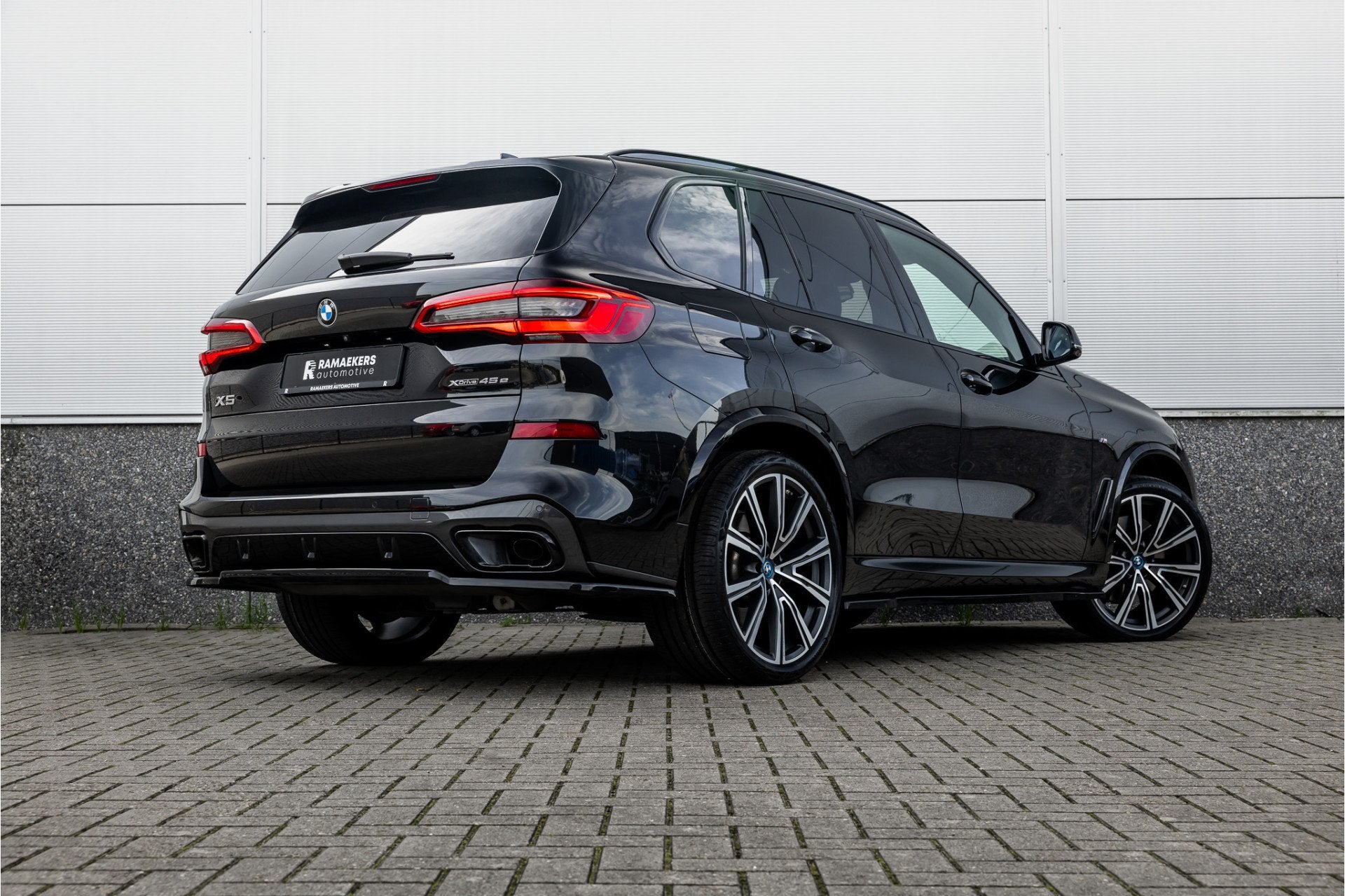 BMW X5 xDrive45e High Executive M-Sport / 22 inch / Co-Pilot, Auto's, Gebruikt, 394 pk, Met garantie (alle), Zwart