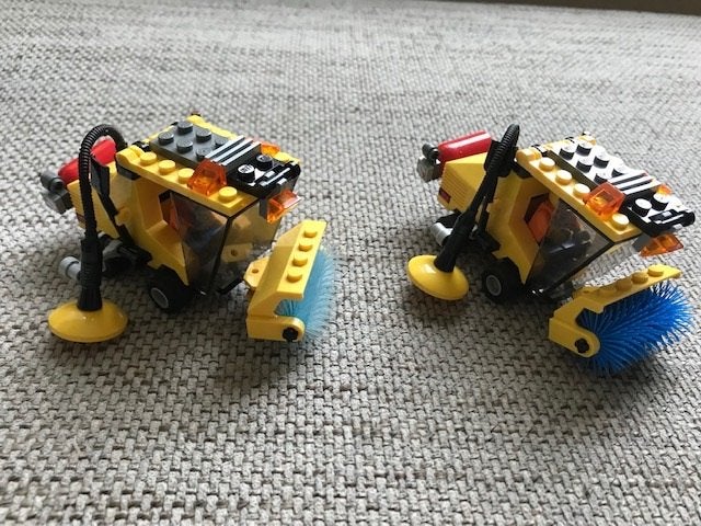 2x lego city 7242 straatveegmachine, Ophalen of Verzenden, Gebruikt