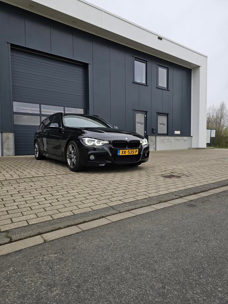 BMW 3-Serie 318i F31 M pakket Shadow Line., Auto's, BMW, Automaat, Zwart, 1465 kg, Zwart