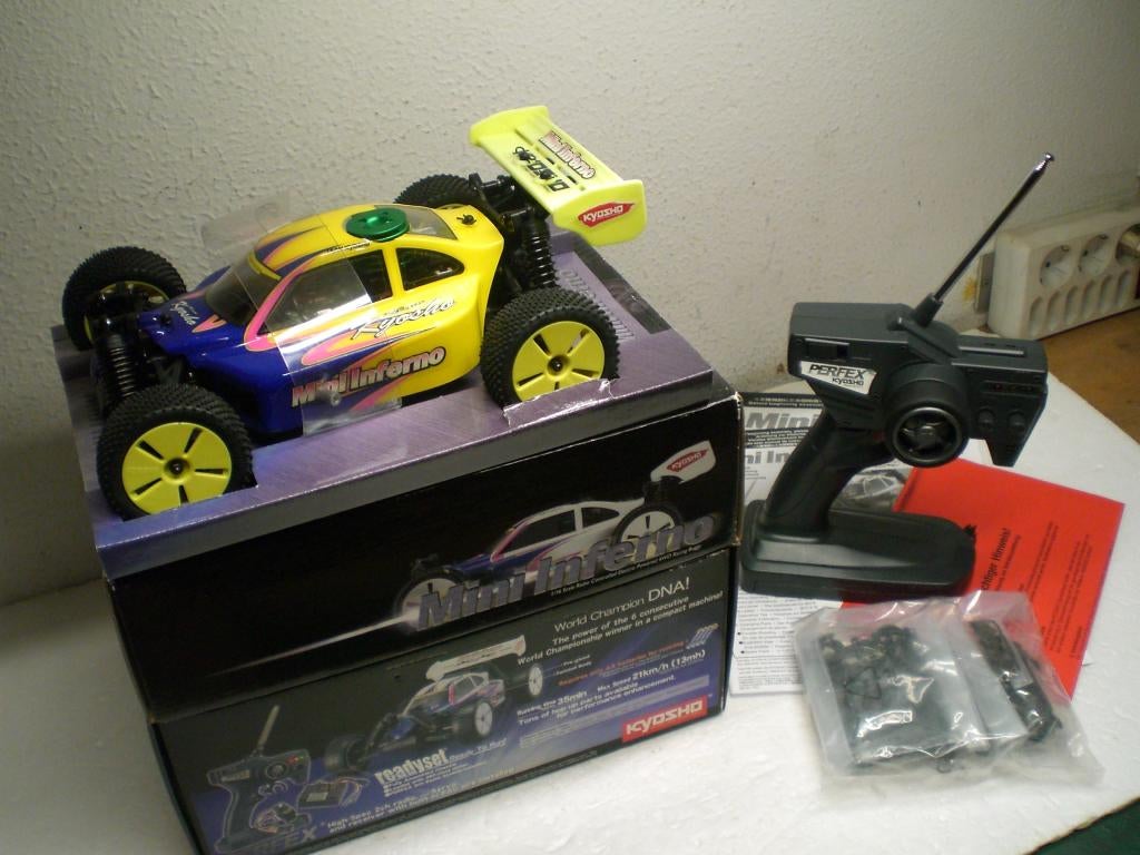 Kyosho Mini Inferno 1/16 4WD Buggy OVP Zeldzaam, Hobby en Vrije tijd, Modelbouw | Radiografisch | Auto's, Elektro, Auto offroad