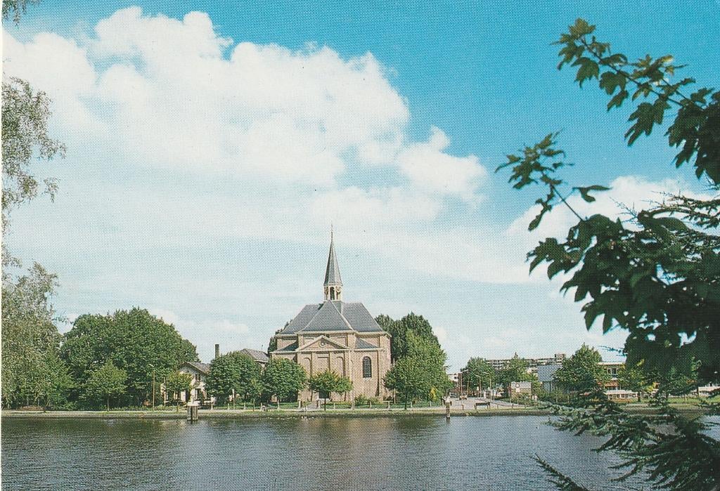 ALPHEN AAN DEN RIJN R.K. Oudhoornse Kerk, Verzamelen, Ansichtkaarten | Nederland, Verzenden, 1980 tot heden, Ongelopen, Zuid-Holland