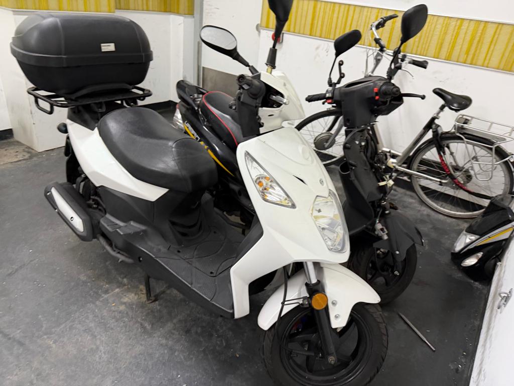 Witte Sym XPRO Scooter met Topkoffer, Ophalen, Gebruikt, Overige modellen, Maximaal 45 km/u