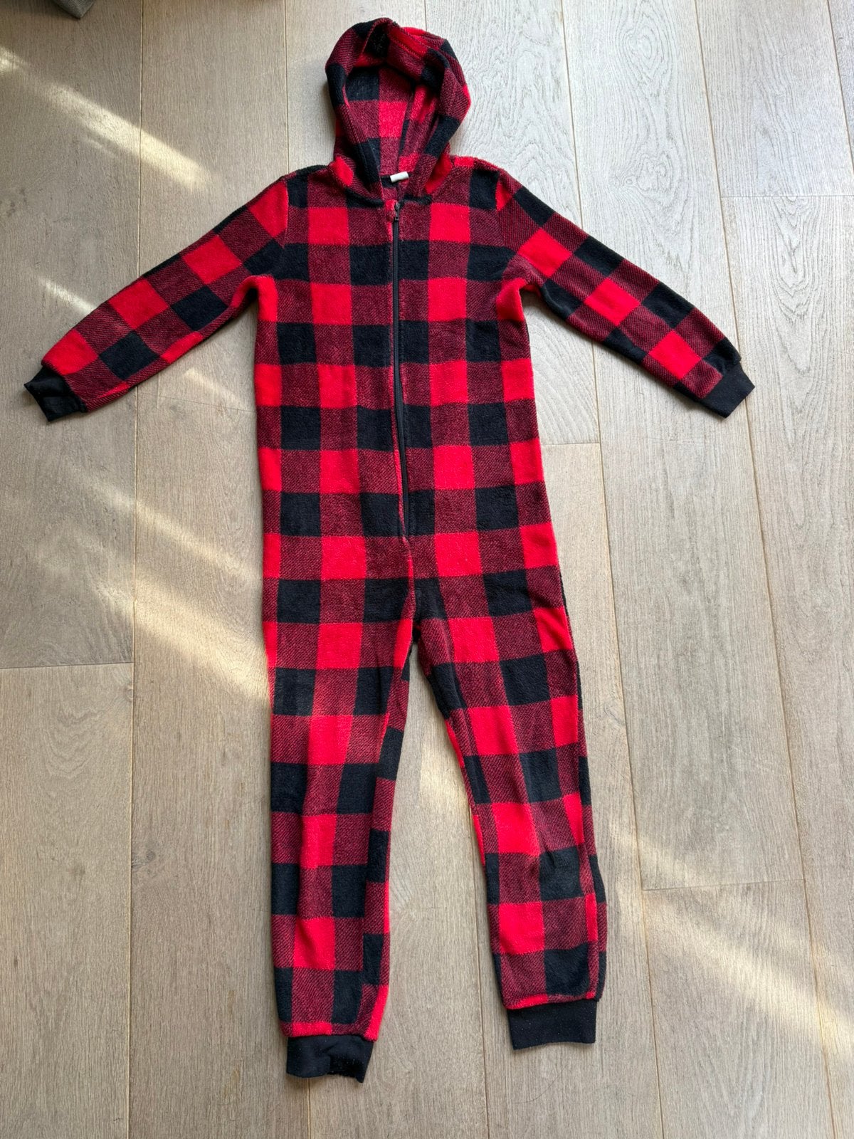 rood/zwart geruite fleece onesie maat 134/140, Ophalen of Verzenden, Gebruikt, Jongen of Meisje, Overige typen