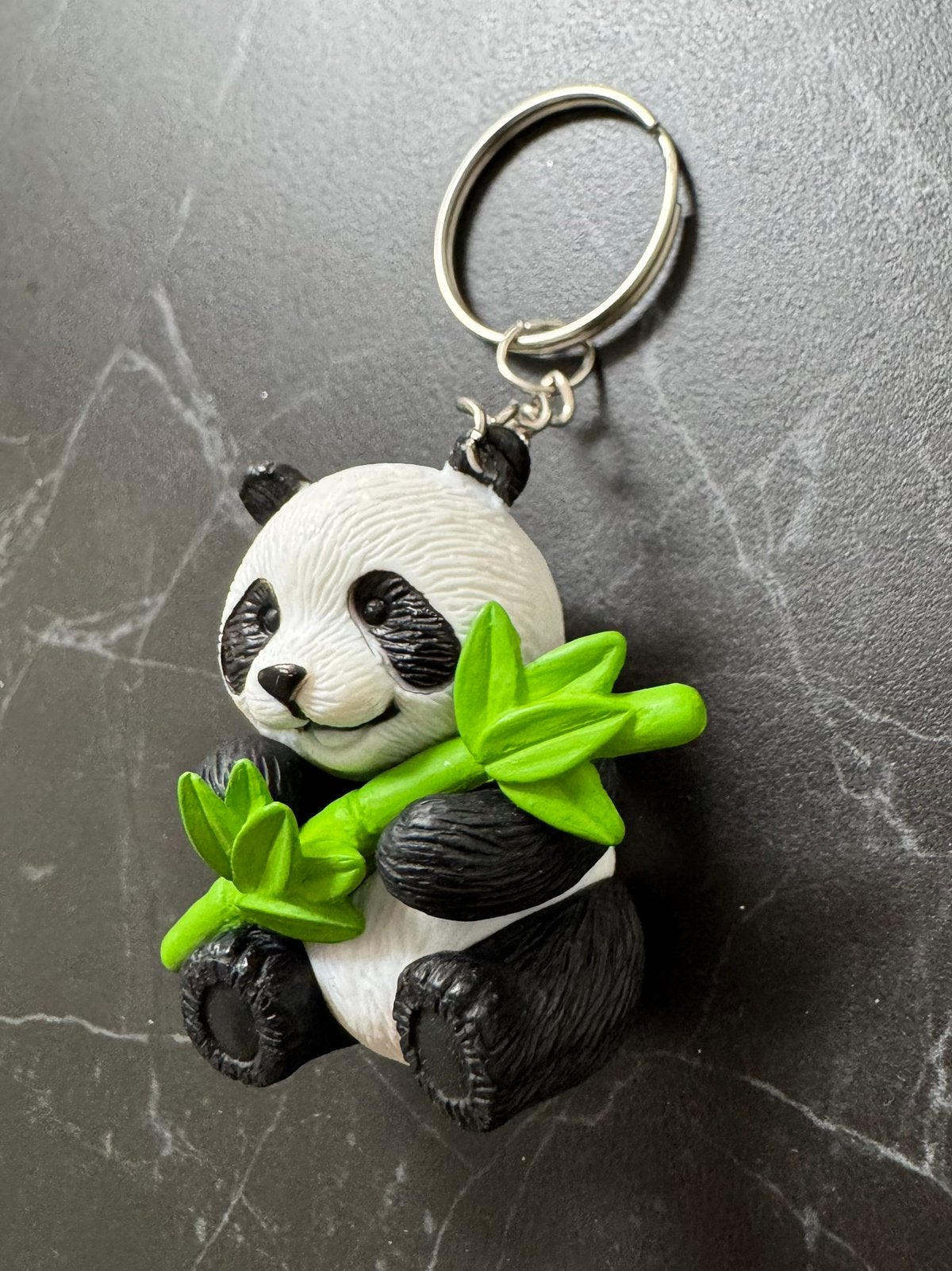 Nieuw sleutelhanger panda beer met bamboe zwart wit groen, Ophalen of Verzenden, Nieuw, Dier of Natuur