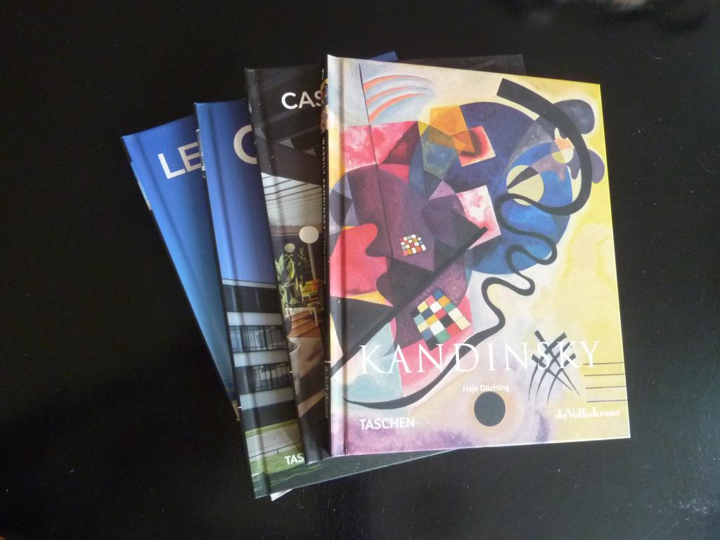 Wereldarchitecten Volkskrant, Breuer, Le Corbusier, Gropius, Boeken, Ophalen of Verzenden, Zo goed als nieuw, Architecten