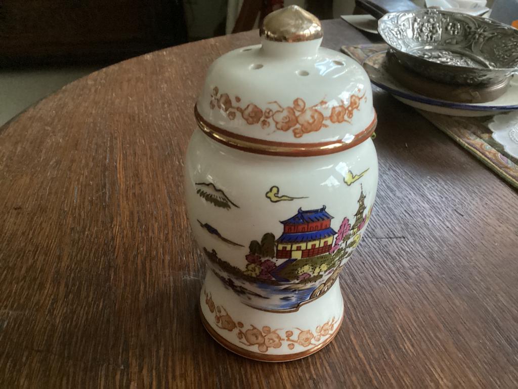Chinese Poedersuiker strooier // hoog 12 cm, Ophalen of Verzenden