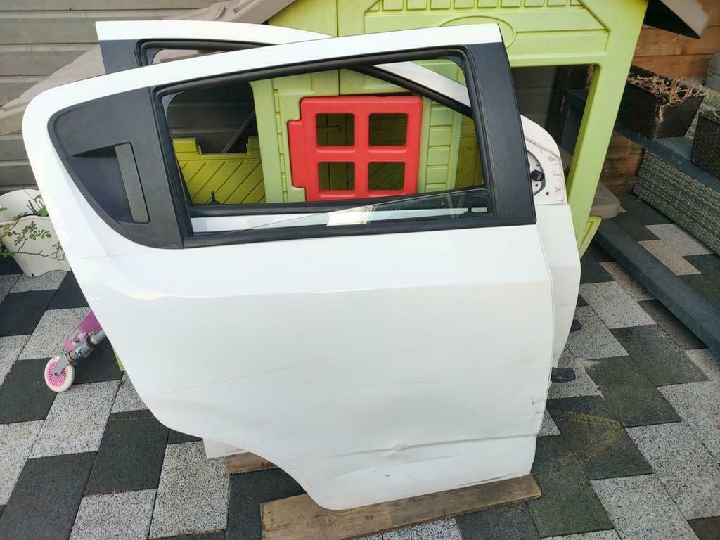 rechtsachter deur Chevrolet aveo bouwjaar 2012 compleet, Auto-onderdelen, Carrosserie en Plaatwerk, Ophalen of Verzenden, Voor