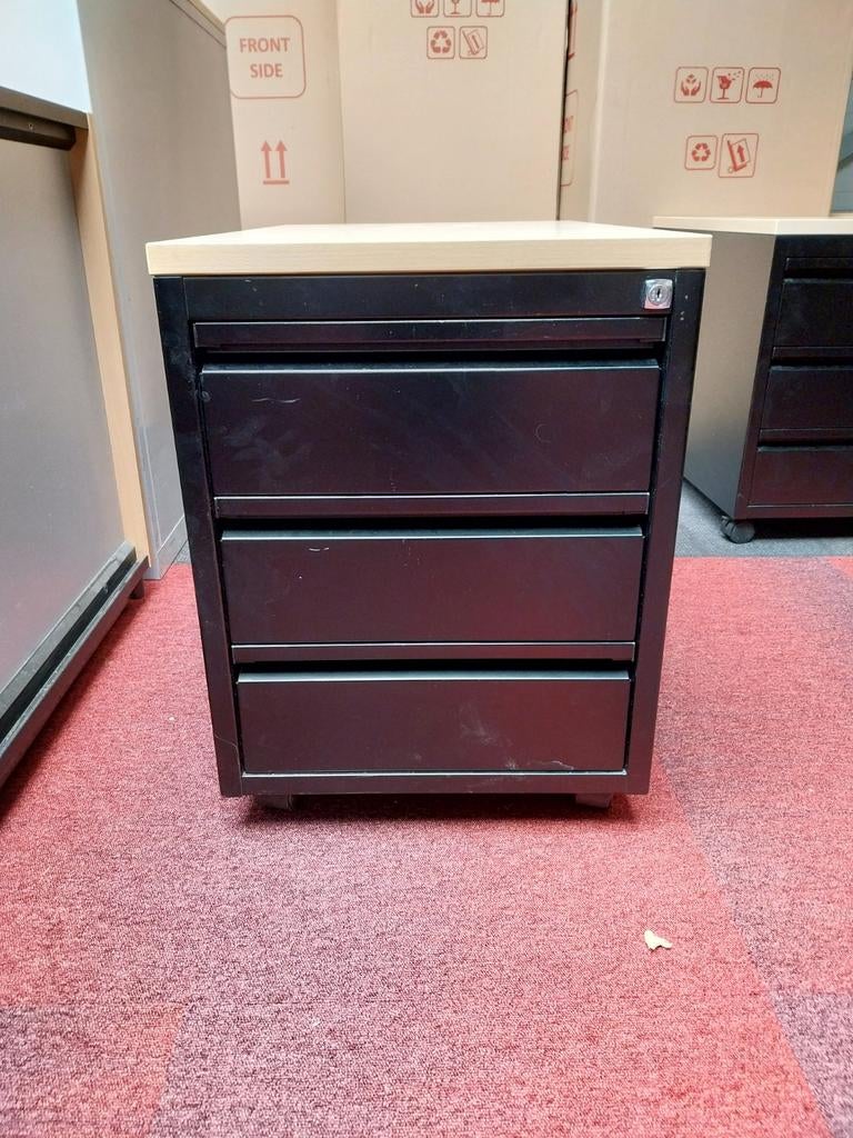 Rolblok, ladeblok zwart met beuken top en 3 laden., Ophalen, Minder dan 50 cm, Gebruikt, Meerdere deuren
