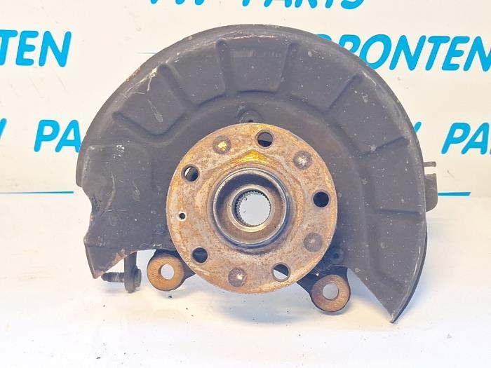 Fusee rechts-voor van een Volkswagen Caddy, Gebruikt, -, Verzenden, -