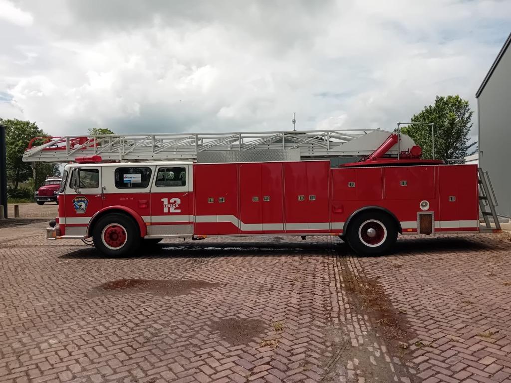 Seagrave Amerikaanse brandweerauto (Laddertruck), foto 3