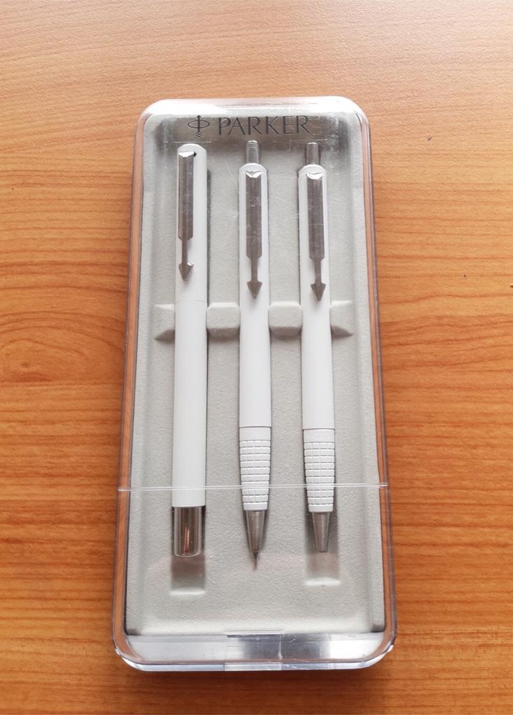 Parker Vector set nieuw in doos, Verzamelen, Nieuw, Met doosje, Ophalen of Verzenden, Parker