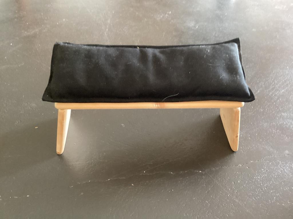 Meditatiekrukje, Ophalen of Verzenden, Zo goed als nieuw, Hout