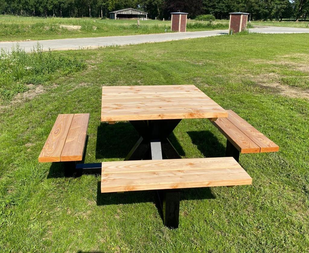 Stoere Picknicktafel Vierkant Douglas / Staal Gepoedercoat, Ophalen of Verzenden, Nieuw, Vierkant, Overige materialen