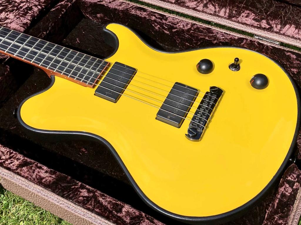 Gary Kramer NAMM Grand Prix Bondage Italian Leather, Muziek en Instrumenten, Snaarinstrumenten | Gitaren | Elektrisch, Ophalen