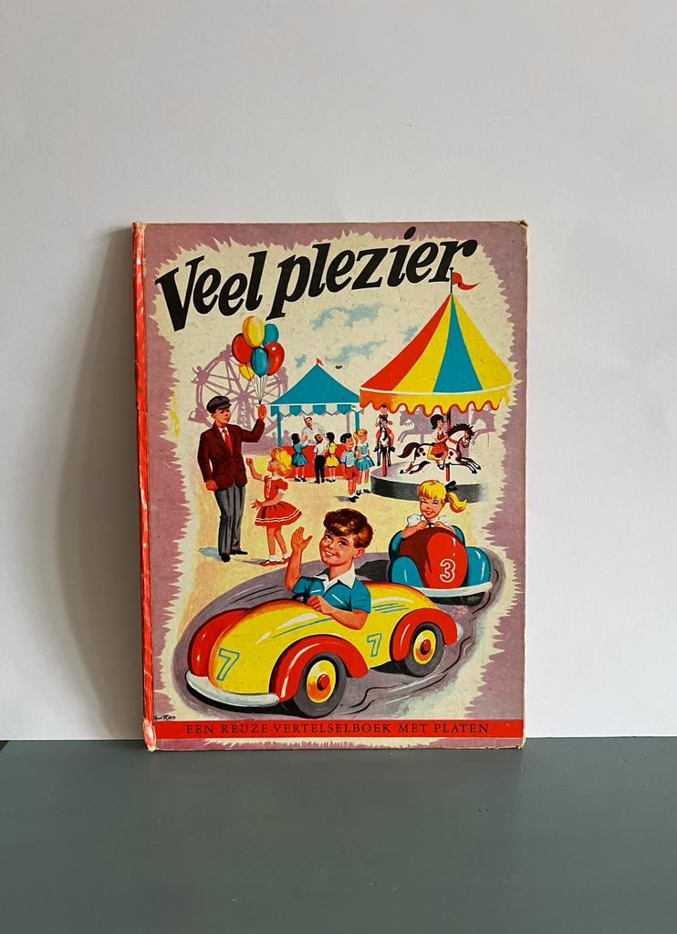 Veel plezier, een reuze vertelselboek met platen., Ophalen of Verzenden, Gelezen, Fictie algemeen