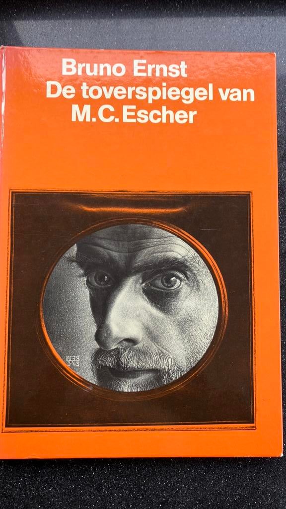 De toverspiegel van M.C. Escher, Boeken, Ophalen of Verzenden, Zo goed als nieuw