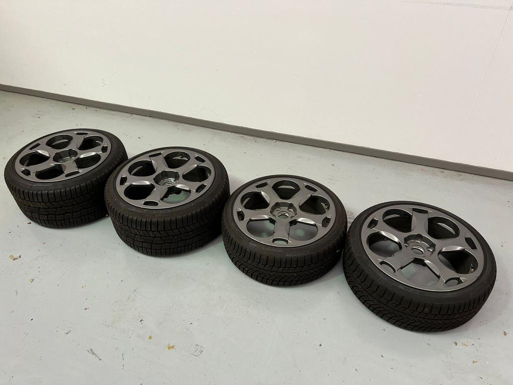 Set 19 inch Lamborghini Gallardo velgen, 19 inch, Banden en Velgen, 235 mm, Winterbanden