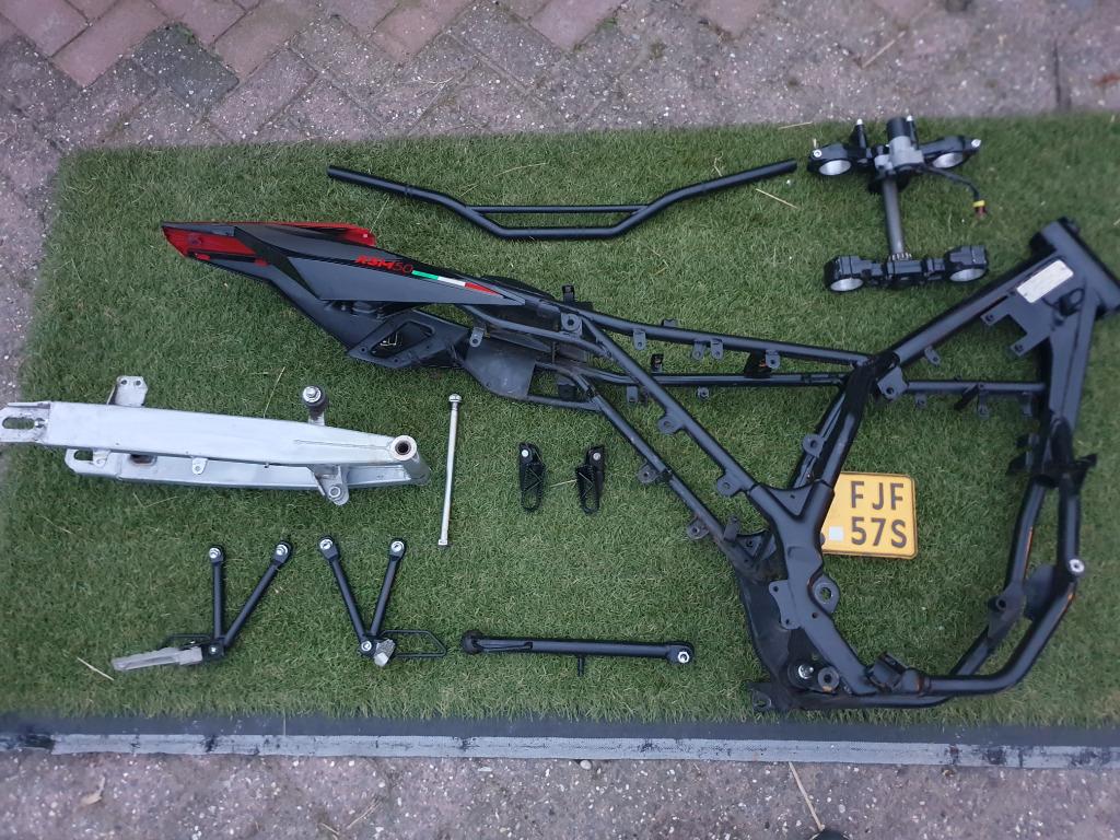 Malaguti XSM 50 /  XTM 50 onderdelen 2021 Los of alles samen, Fietsen en Brommers, Ophalen of Verzenden, Zo goed als nieuw, Frame