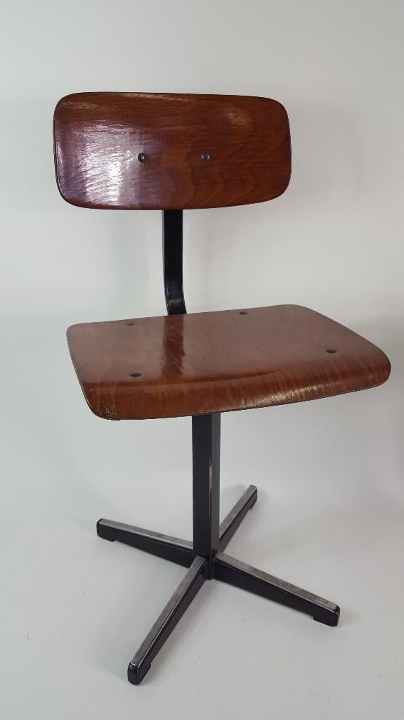 1x 60 02 industriële stoel, schoolstoel, kinderstoel. S11, Huis en Inrichting, Tweedehands verkoop, Tweedehands verkoop, Gebruikt