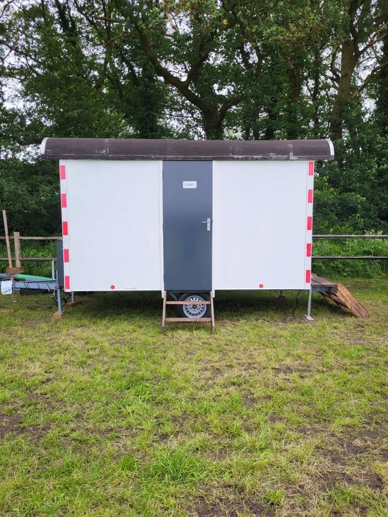 nette toiletwagen te huur., Auto diversen, Aanhangers en Bagagewagens, Zo goed als nieuw, Ophalen of Verzenden