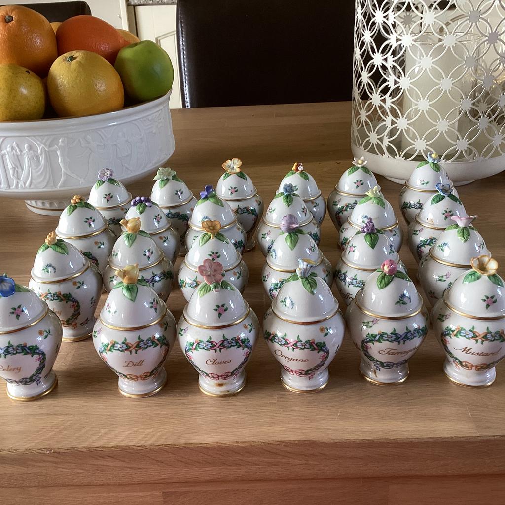 23 kruidenpotjes, Verzamelen, Verzenden, Porselein, Kop en/of schotel