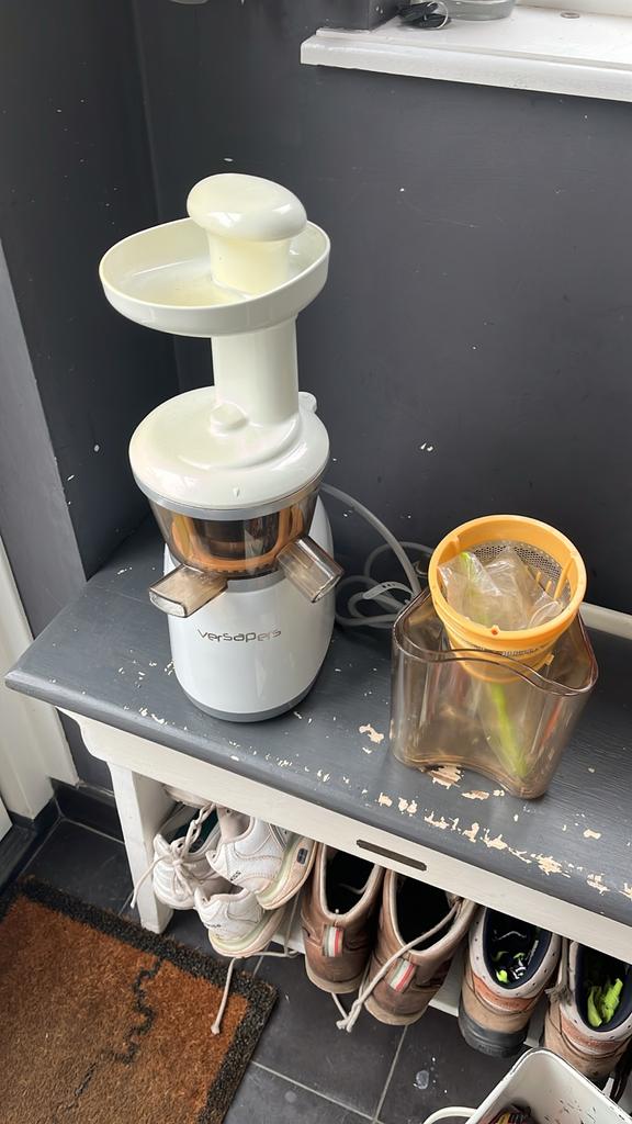 Versapers Emotion 2G Slowjuicer - Wit met toebehoren, Ophalen of Verzenden, Gebruikt, Elektrisch, Slowjuicer