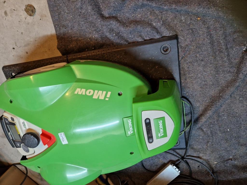 Viking iMow MI 632.P Robotmaaier - Defecte Accu, Ophalen of Verzenden, Gebruikt, Meer dan 25 cm, Viking