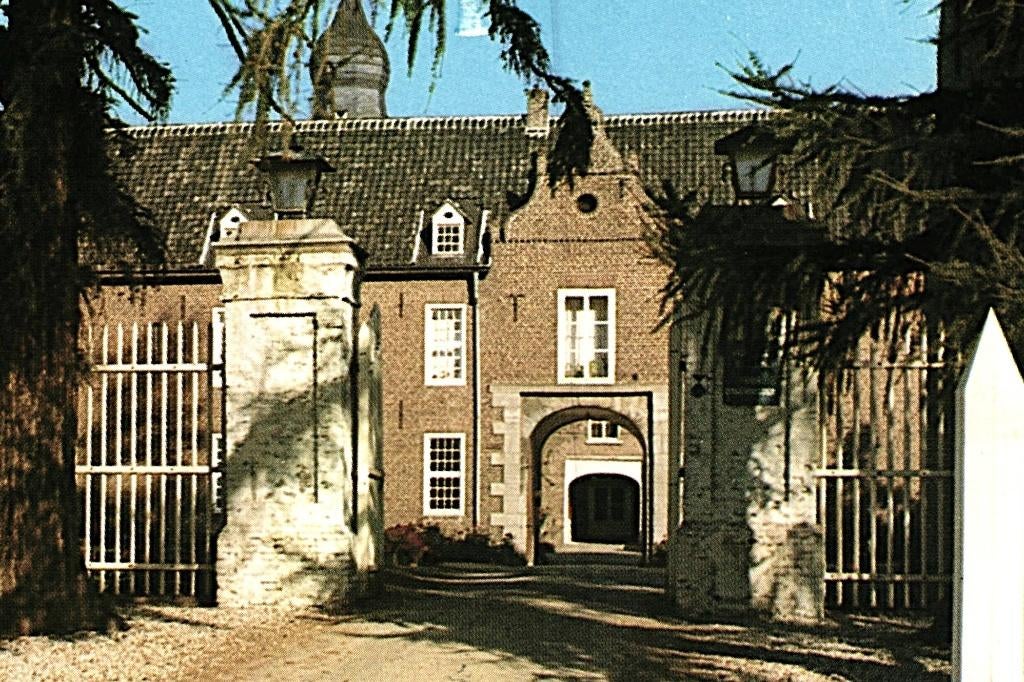 78243 Well Kasteel 1975 gel in 04 Gelopen met zegel, Ophalen of Verzenden, 1960 tot 1980, Gelopen, Limburg