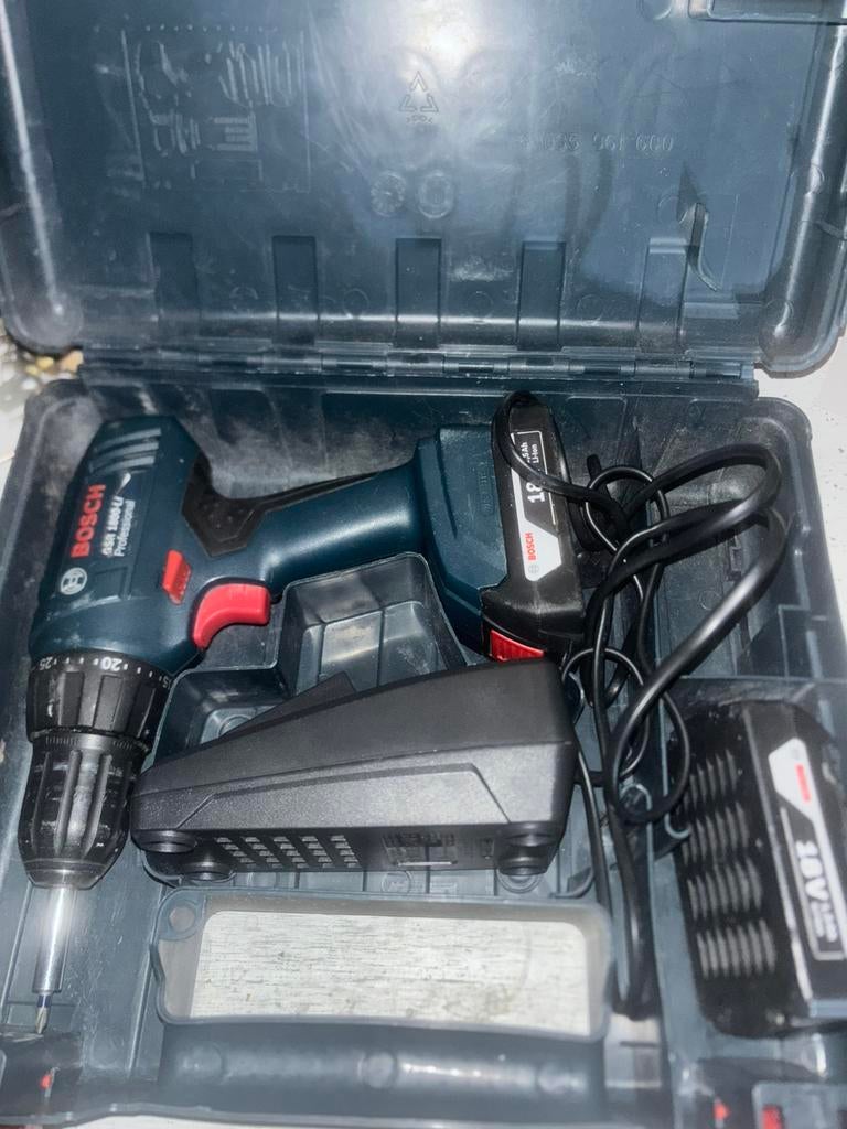 Schroefmachine bosch, Doe-het-zelf en Verbouw, Gereedschap | Boormachines, Ophalen of Verzenden, Gebruikt, Minder dan 400 watt