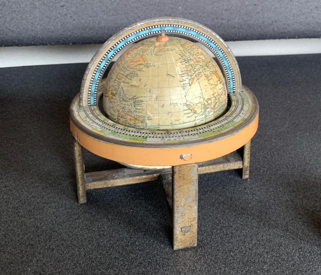 Aardglobe C.L. van Balen J.B. Wolters Groningen, Antiek en Kunst, Antiek | Overige Antiek, Ophalen