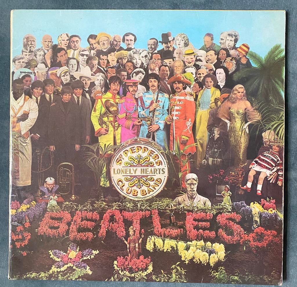 The Beatles - Sgt. Pepper’s  mono NL press  + cut-out insert, Ophalen of Verzenden, Gebruikt, Overige formaten, Poprock