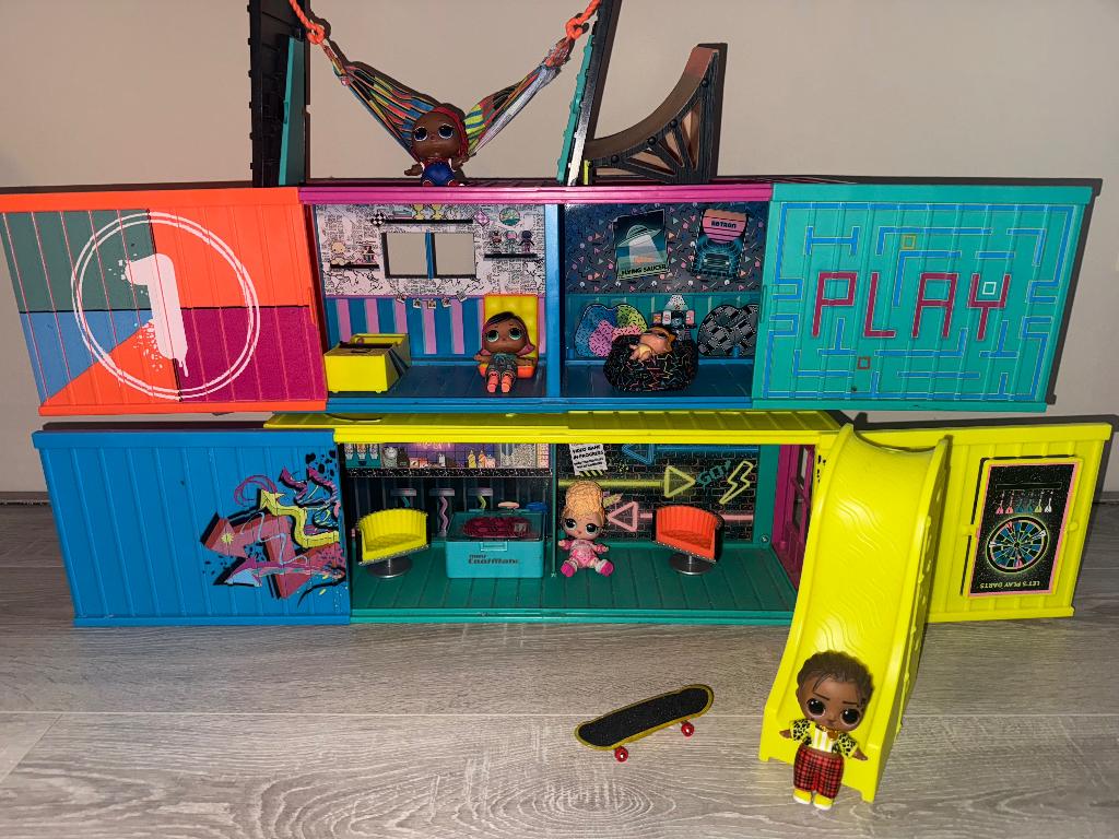 L.O.L Surprise Fashion Clubhuis, Ophalen of Verzenden, Zo goed als nieuw, Poppenhuis