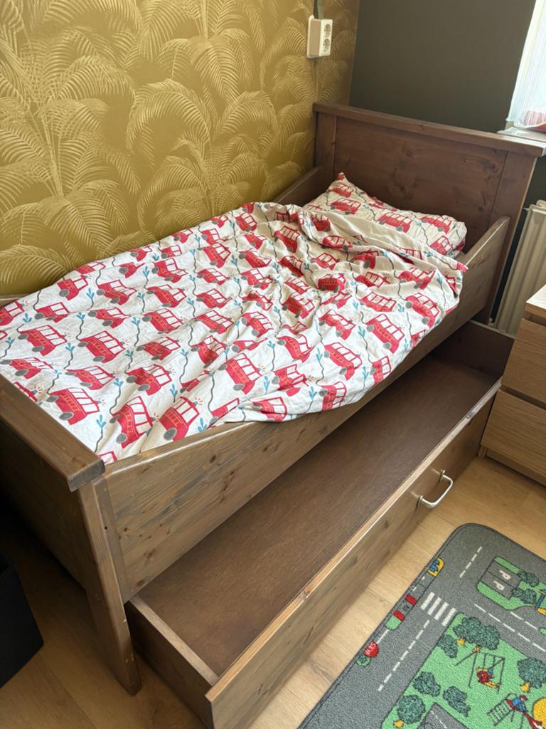 Kinderbed, bureau, kasten, Ophalen, Gebruikt, Eenpersoons
