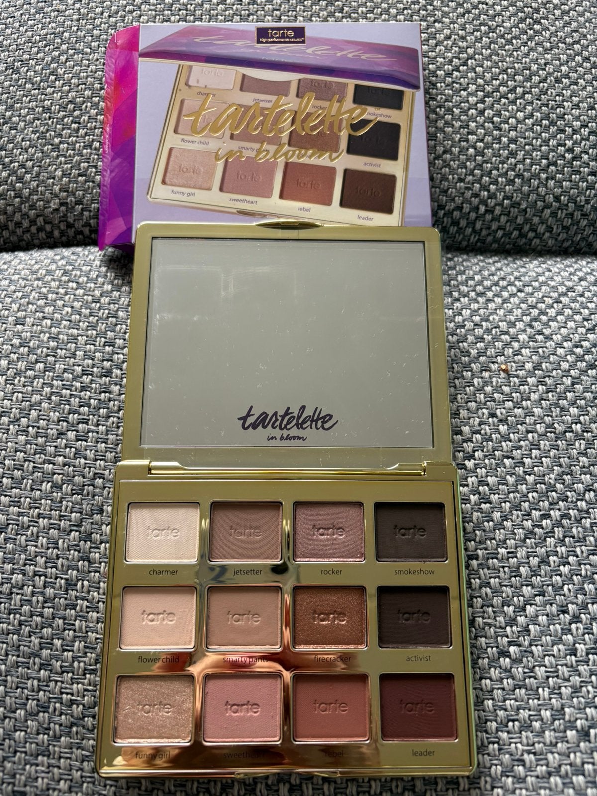 Tarte tartelette in Bloom Eyeshadow palette-Nieuw! Origineel, Nieuw, Ophalen of Verzenden, Make-up, Overige kleuren
