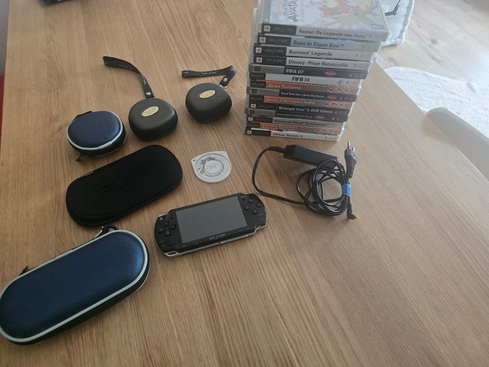 Sony PSP-2004 met 15 games en accessoires, Zwart, Ophalen of Verzenden, PSP, Gebruikt