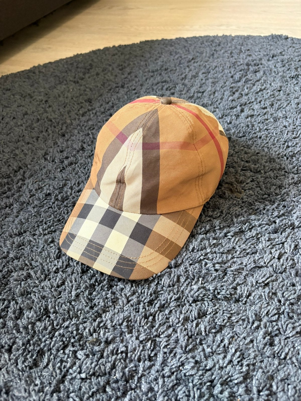 Burberry pet echt, Ophalen of Verzenden, Zo goed als nieuw, 57 cm (M, 7⅛ inch) of minder, Pet