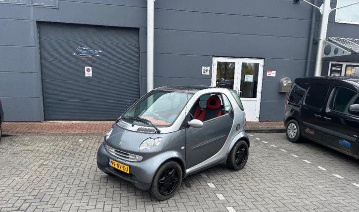 Smart 0.7 City Coupe 45KW AUT 2004 Grijs, Auto's, 18 €/maand, 0 kg, 61 pk, Origineel Nederlands