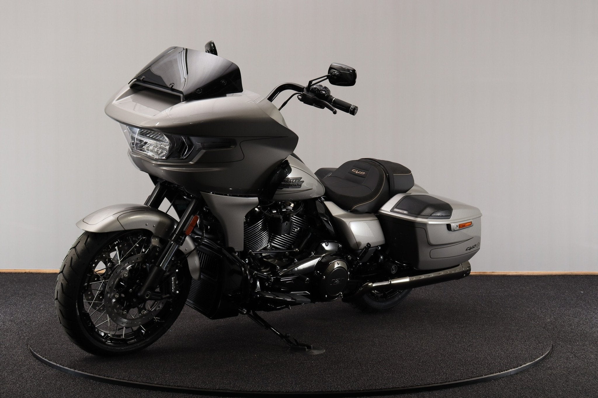 Harley-Davidson FLTRXSE CVO Road Glide Custom Color Platinum, Cruise Control, Bedrijf, Overig, 1923 cc