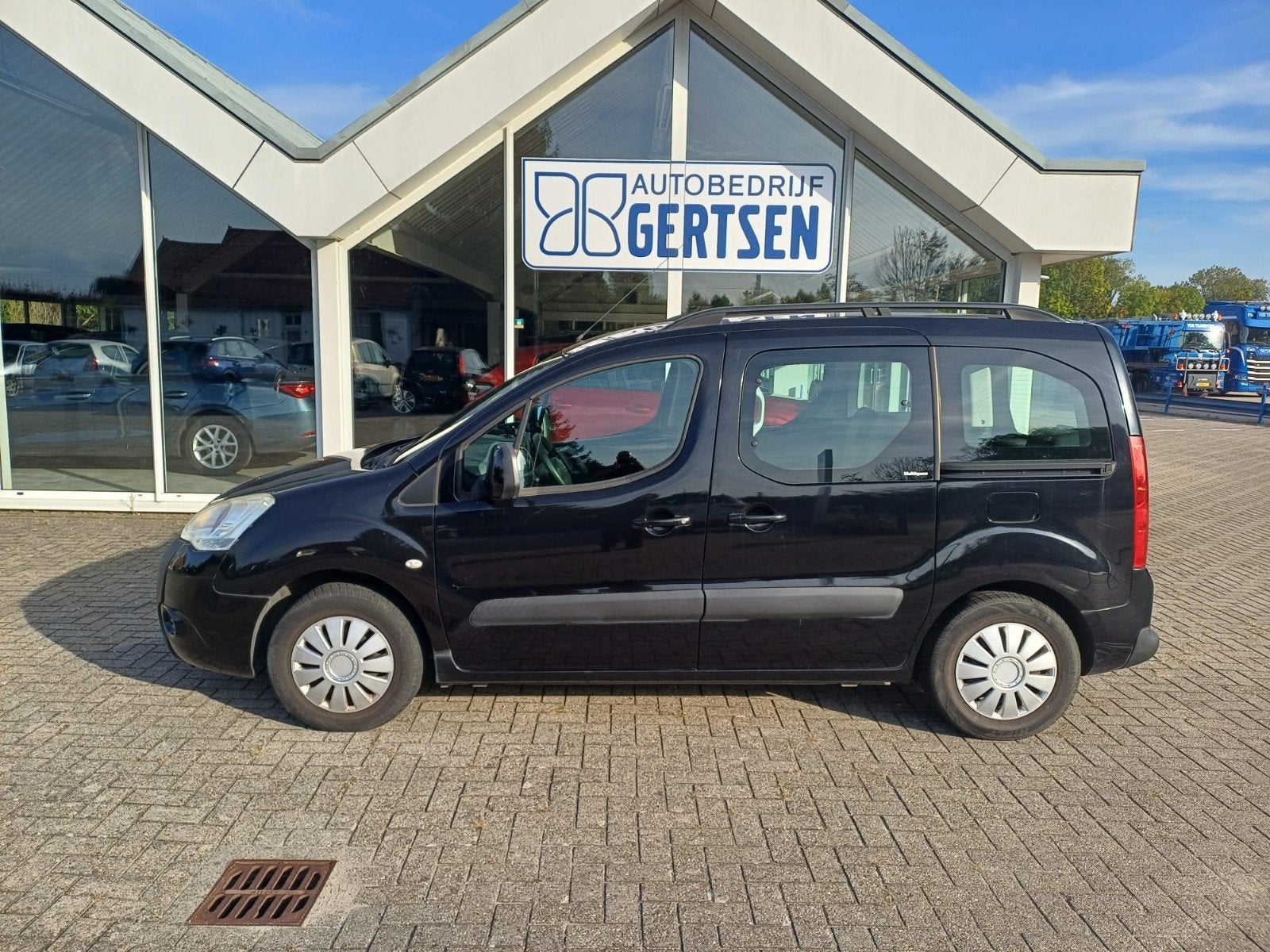 Citroën Berlingo 1.6 benzine trekhaak 2012 Zwart, Auto's, Voorwielaandrijving, Euro 5, 4 cilinders, Zwart