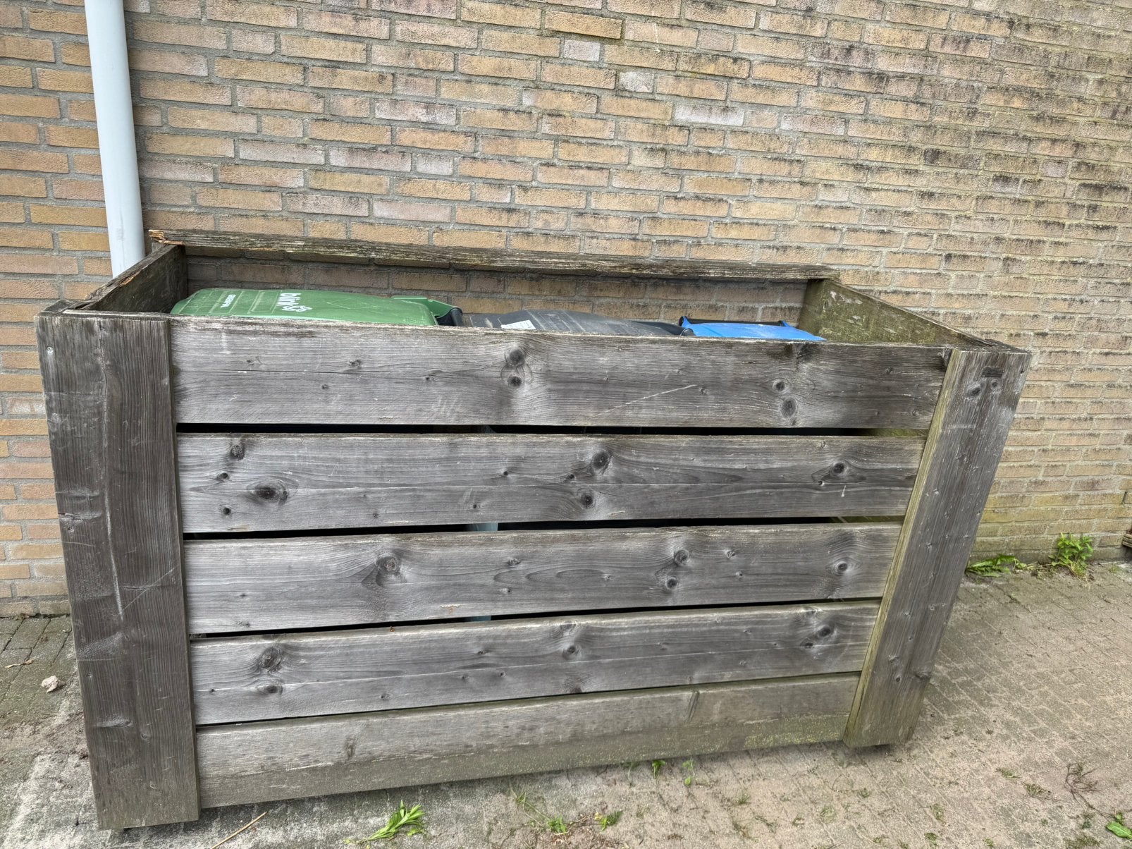 Houten containerberging voor afval, Ophalen, Gebruikt, Hout, Containerberging
