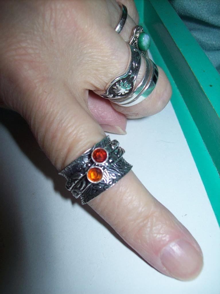 Ring Zilver 925 Mooi Spinner model Rode Steen Maat 18, 18 tot 19, Verzenden, Nieuw, Met edelsteen